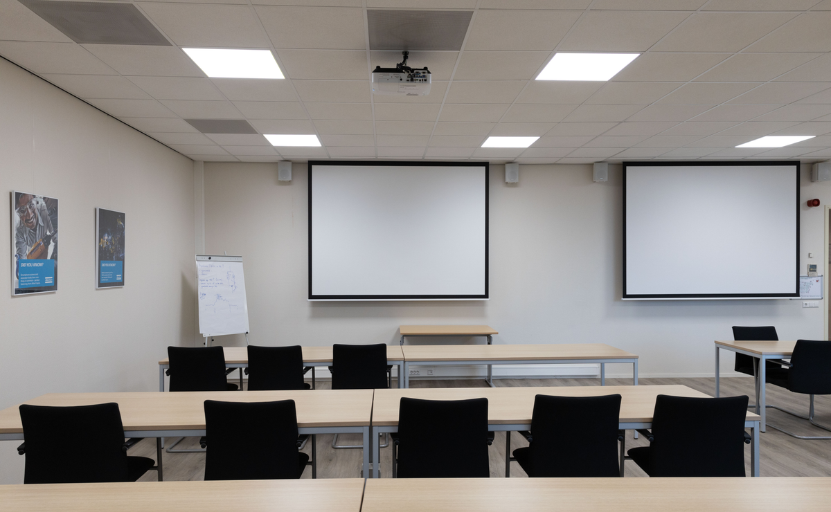 LED paneel 60x60 ingebouwd in systeemplafond kantoor utiliteit