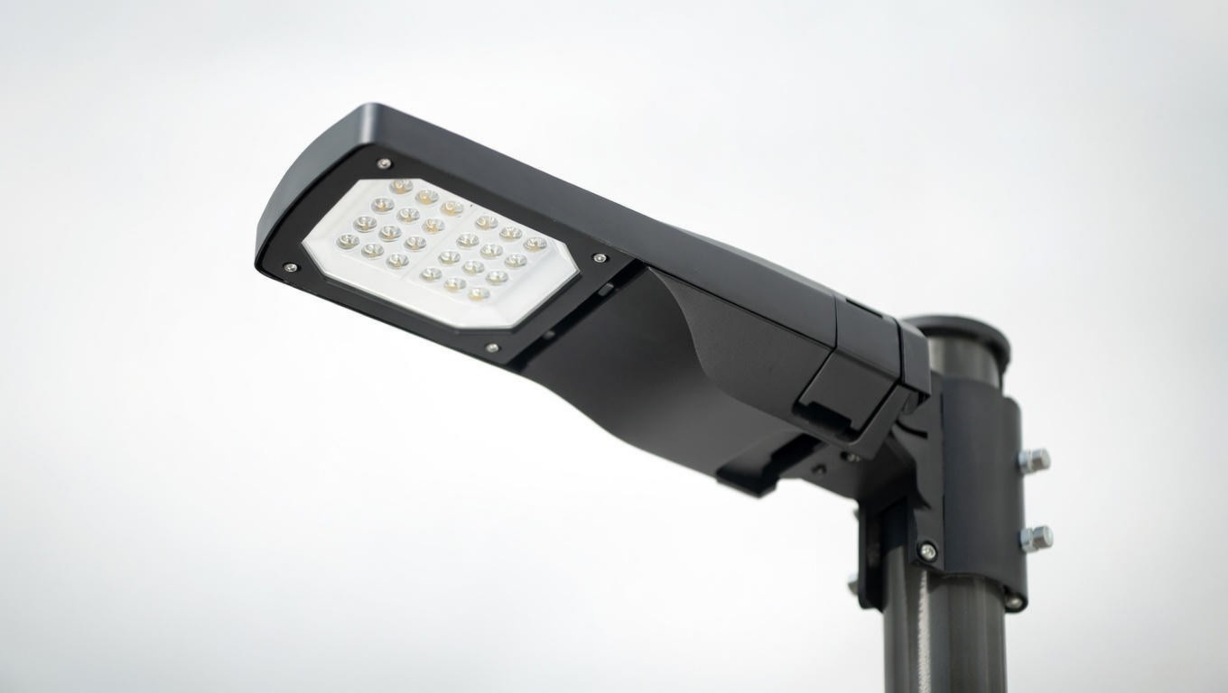 Industriële hal met LED-panelen